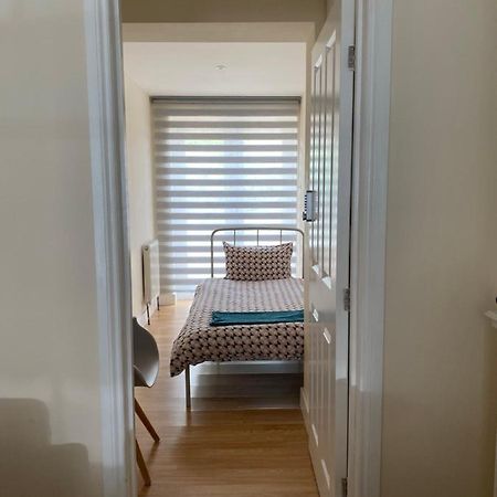 Single Room Only For One Adult Southall Eksteriør bilde