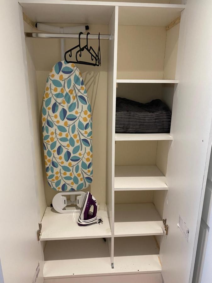 Single Room Only For One Adult Southall Eksteriør bilde